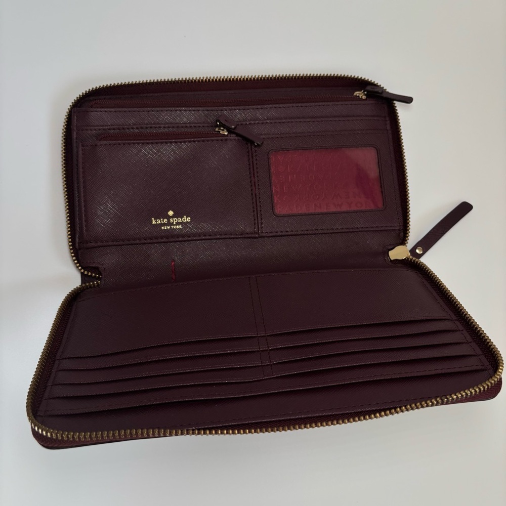 Kate Spade Laurel Way Wallet bi-fold with zip closure and inside slip pockets - Picture 5 of 9
